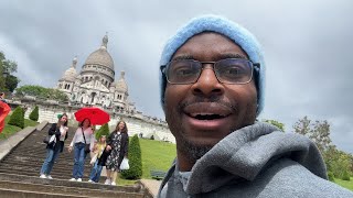 UN PARISIEN QUI FAIT LE TOURISTE À MONTMARTRE (sous la pluie)