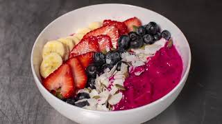 Quick & Quiet ™ Recipe: Dragon Fruit Smoothie Bowl