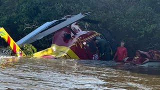 Helicóptero dos bombeiros faz pouso forçado no Rio Araguaia em Goiás