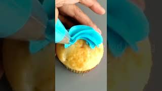 You will probably want this frosting on all your desserts | Satisfying cupcake decorating ideas