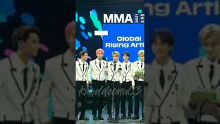 Enhypen Jake during his speech at MMA 2021 😅❤// His reaction after the speech was so adorable 😁