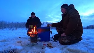 Зимняя рыбалка. Только прикормил и началось!!!