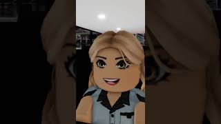 REICHES MÄDCHEN arbeitet als BUSFAHREIN Roblox #shorts