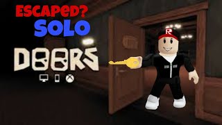 Trying To Escape From Seeker In Doors - Solo Gameplay - Mobile - Roblox