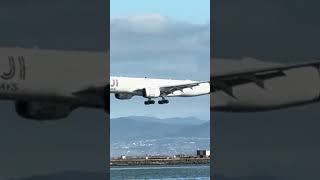 Fiji Airways Airbus A350-900 smooth landing!