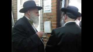 Fight in Satmar Shul of London