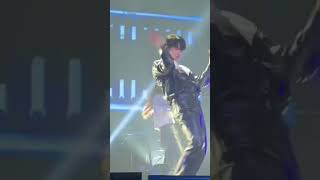 #Jinyoung in Fancon with the performance of the bounce song