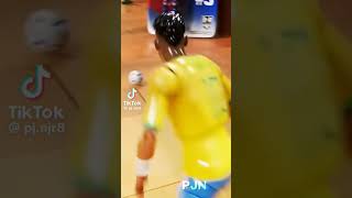 Neymar humilhou o Haaland