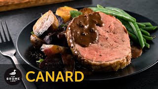 Rôti de canard aux herbes, sauce flambée porto et chocolat