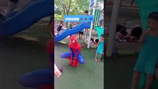 Spiderman attacks🕸️🕷️💙 #spiderman #spider #cosplay #cosplayer #cuteshorts #shorts