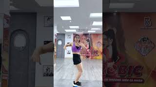 Bài tập cơ bản bàn xoay eo với thành viên nhà Bảo Ngọc Aerobic