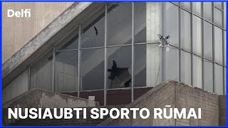 Neramumai prie Vilniaus Sporto rūmų tęsiasi: gauja kaukėtų paauglių ir dūžtantys stiklai