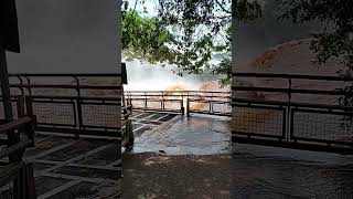 Las Cataratas del Iguazú están cerradas por la inmensa crecida del río