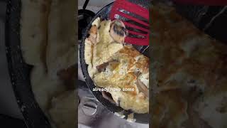 HOW TO MAKE A MUSHROOM OMELETTE IN TWO MINUTES food #howtomakenewbreakfast #breakfastrecipes #cook