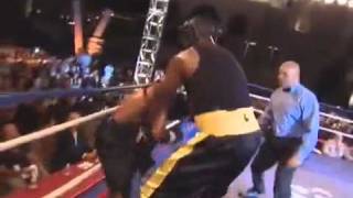 Shaquille O_Neal vs Sugar Shane Mosley Boxing Match  2010