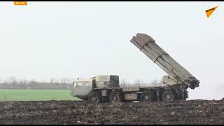 O Ministério da Defesa da Rússia divulgou um vídeo mostrando lançadores múltiplos de foguetes Smerch