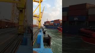 Kapal Kontena terlanggar yard