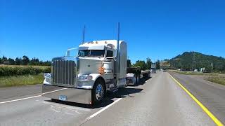 Tralo Companies Peterbilt 389 Roillin up the West Coast