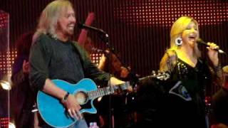 Barry Gibb & Olivia Newton-John—You Should be Dancing—Live @ Sound Relief-Sydney-2009-03-14