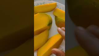 Lazy but a quick and very easy way to cut/eat mangoes 🥭