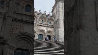 Entrando a la Catedral De Santiago