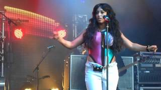 Stooshe - Waterfalls - New Single [HD] - Shakedown Festival, Brighton (06/10/2012)