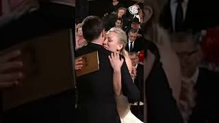 #KaleyCuoco y #JimParson en los #GoldenGlobes ❤️