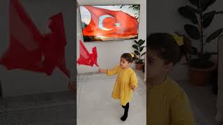 Eylül'ün bayrağa olan sevgisi 🚩#shortvideo#shorts