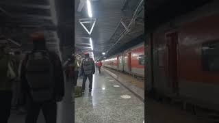 Dibrugarh new delhi rajdhani express train #shorts #trains