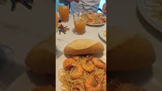 Spaghetti with big prawns