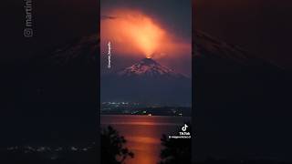 Tormenta eléctrica en Volcán Villarrica, Chile (Fuente Meganoticias) #chile  #volcanvillarrica