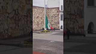 Izamos la Bandera a media asta como expresión del luto nacional por el #2DeOctubre de 1968