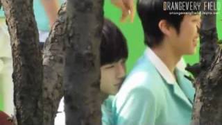 Myungyeol Moment #001: L rests his head on Sungyeol's back