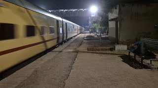 18241 Durg Ambikapur Express Hauled by Bhilai WAG9| Skips Bhilai Nagar at 100 kmph| Indian Railways