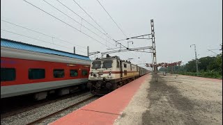 Dangerous 260 Kmph Crossing | Late Running Wap7 led Darjeeling Mail meets Wap5 led Kolkata Gwalior