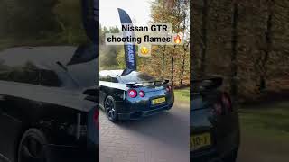 Nissan GTR R35 revving *LOUD* with flames!🤯