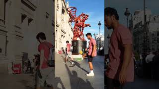 #paris 10e Gare du Nord  juggling   Sepak takraw