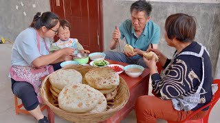 拔几个洋葱，烙成洋葱大肉盒子，皮薄馅香【Fresh onions are made into vegetable boxes with thin skin and fragrant stuffing】