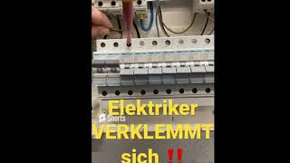 Elektriker VERKLEMMT sich!! #elektrohandwerk  #shorts #viral