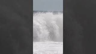 Local Legend @RyanMackPhotogets pitted  surfing #surfingbigwaves #surfer #surfers #bodyboard