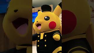 Pikachu agradecido en Pokemon café Osaka Japón