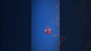 big kite flying 😱🪁 patang flying #bigkite #shortsfeed #viral #viralshorts #kiteflying #patang #kites