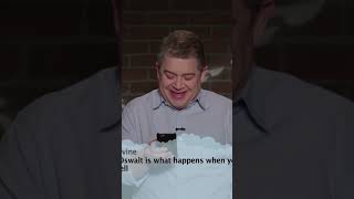 Пэттон Освальт читает Mean Tweets