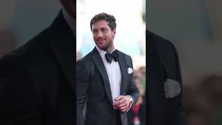 Aaron Taylor Johnson red carpet look