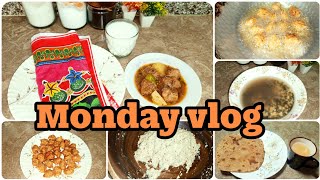 Monday vlog with family and Aloo wadiyan salan or roti recipe 🫕