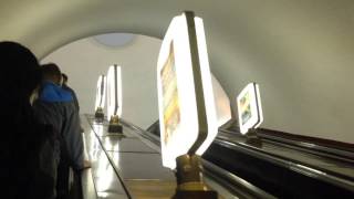 Kiev: Exiting from the World Deepest Subway Station - Hyperlapse