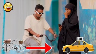 Rikaab Ayee Soo Dalbadeen Kadibna Baskiilad Ayaan Ukeenay | Very Funny Public Prank |Kamera şakası