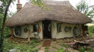 The £150 hobbit hole: Farmer builds a cosy cob home using materials he recycled from skips