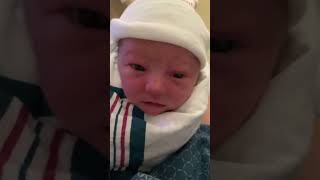 Newborn baby has the hiccups 👶🏼