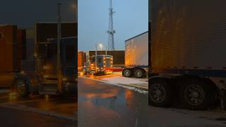 Stretched w900 looking pretty #kenworth #w900 #peterbilt #379 #389 #truck #trucking